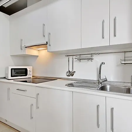 Ancha Del Carmen. Apartamento *